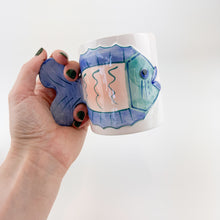 Load image into Gallery viewer, Vintage Fish Mug
