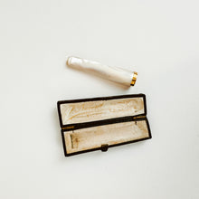 Load image into Gallery viewer, Mother of Pearl Cigarette Holder
