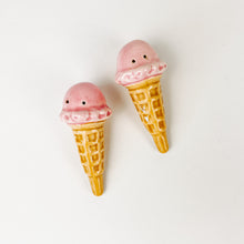 Load image into Gallery viewer, Strawberry Ice Cream Shakers
