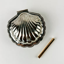 Load image into Gallery viewer, 2 Piece Shell Ashtray

