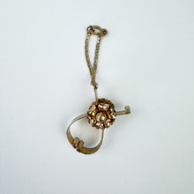 Load image into Gallery viewer, Victorian Metal Clip
