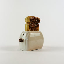 Load image into Gallery viewer, Toast Salt and Pepper Shakers
