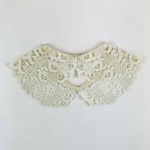 Load image into Gallery viewer, Vintage Lace Collar
