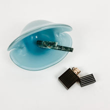 Load image into Gallery viewer, Murano Clam Shell Catchall
