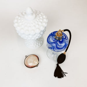 Clasping Shell