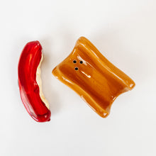 Load image into Gallery viewer, Hot Dog and Bun Salt and Pepper Shakers

