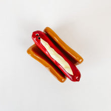 Load image into Gallery viewer, Hot Dog and Bun Salt and Pepper Shakers
